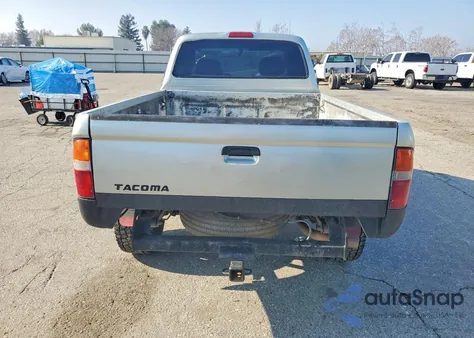 2000 Toyota Tacoma Xtracab Prerunner z USA, uszkodzony, nr VIN 4TASM92N7YZ583261